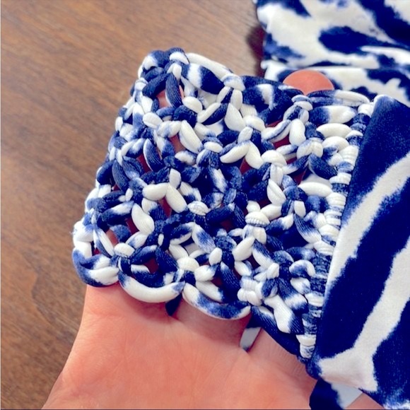 NWOT💙MIKOH SWIM🤍MACRAME TIE DYE HALTER TOP BIKINI SET - Picture 7 of 13